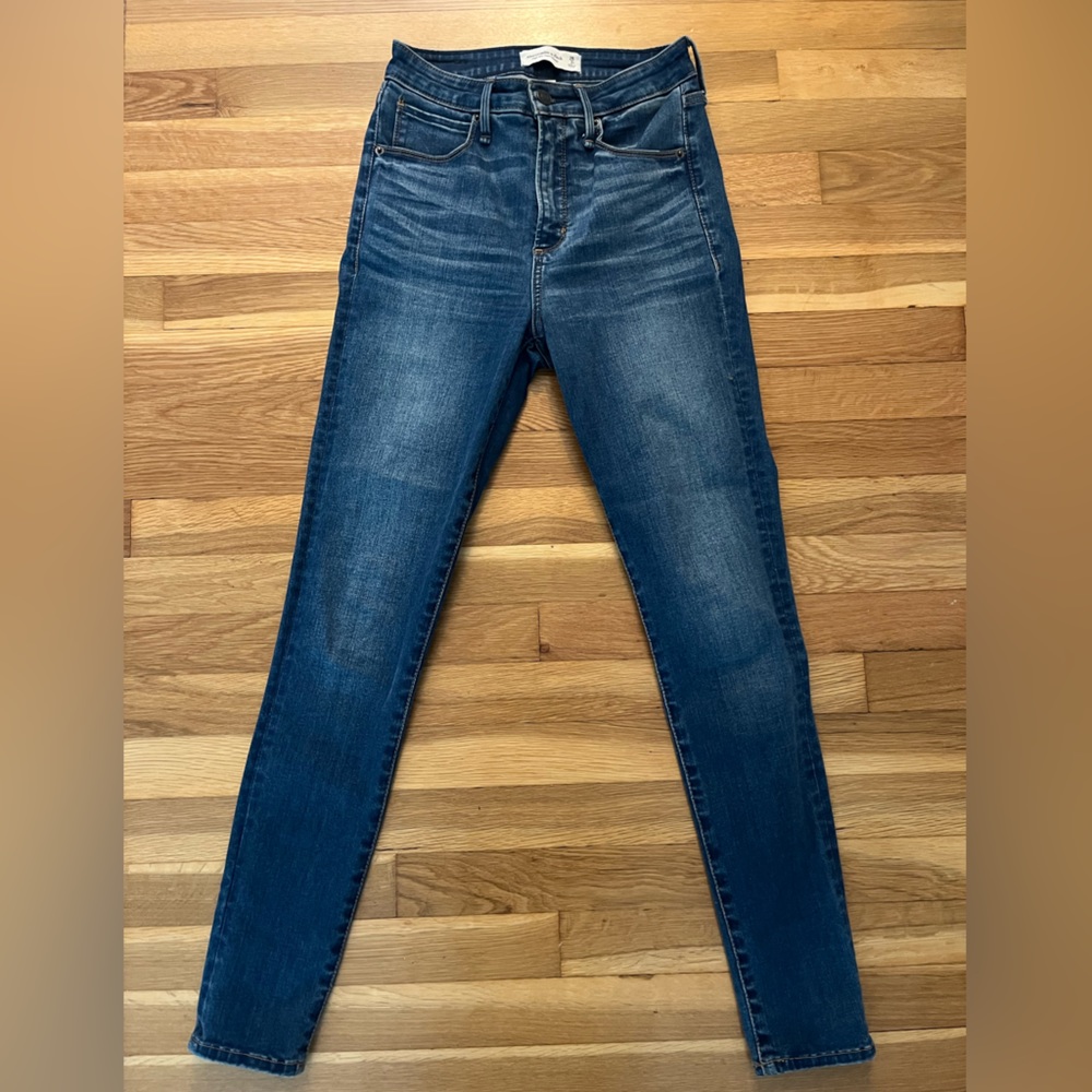 Abercrombie High Rise Super Skinny Jean (Curve Love fit)